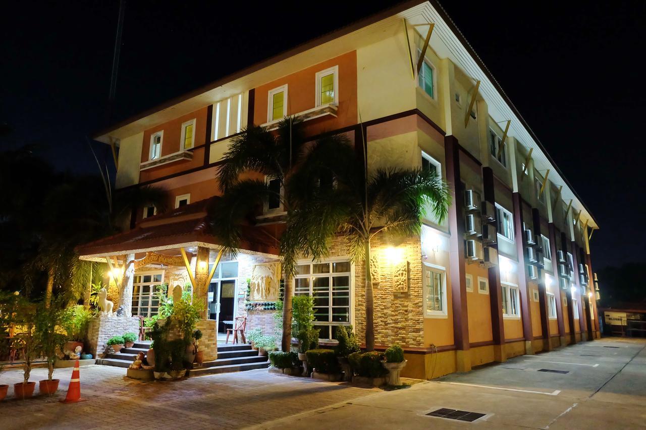 Siam House Interplace Lopburi Bagian luar foto