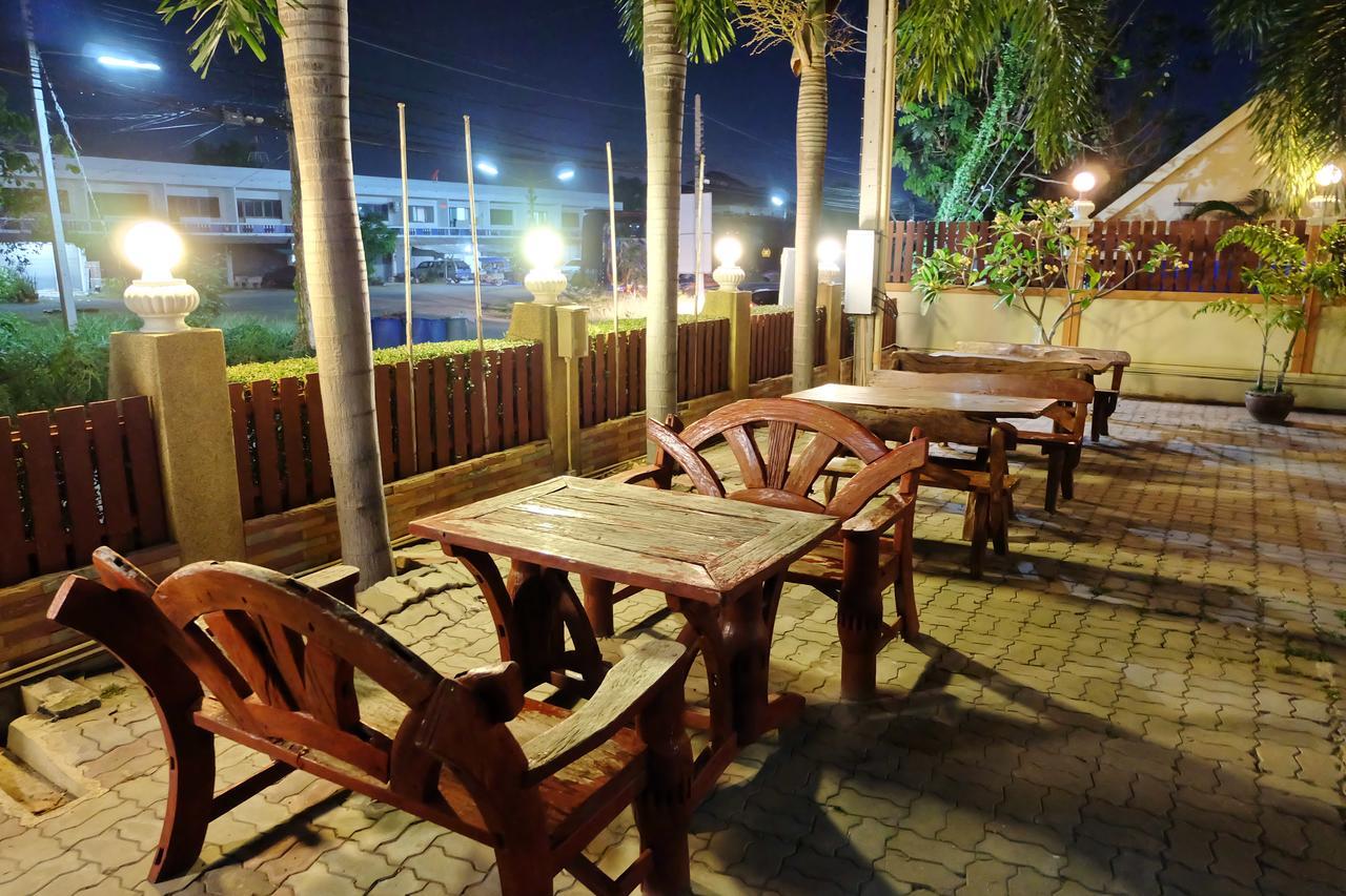 Siam House Interplace Lopburi Bagian luar foto