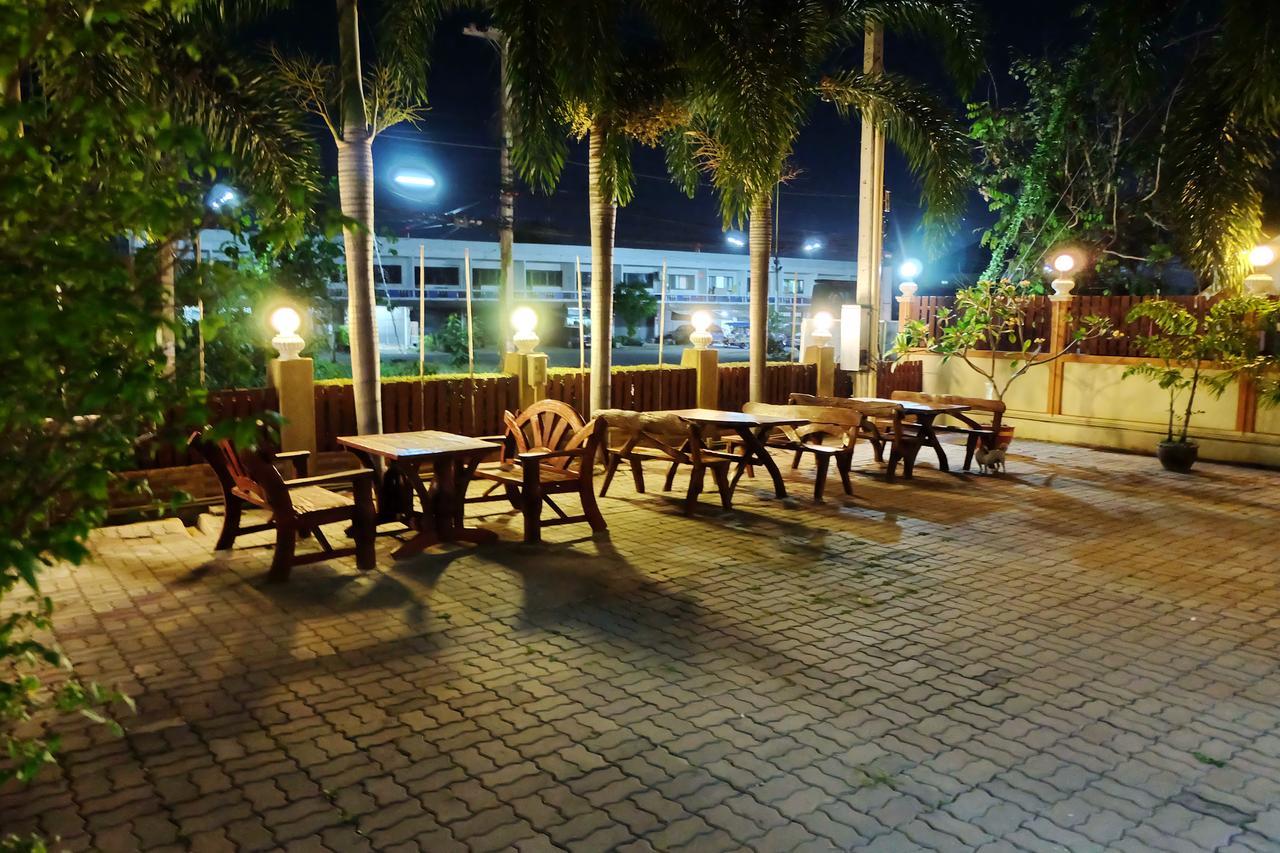 Siam House Interplace Lopburi Bagian luar foto
