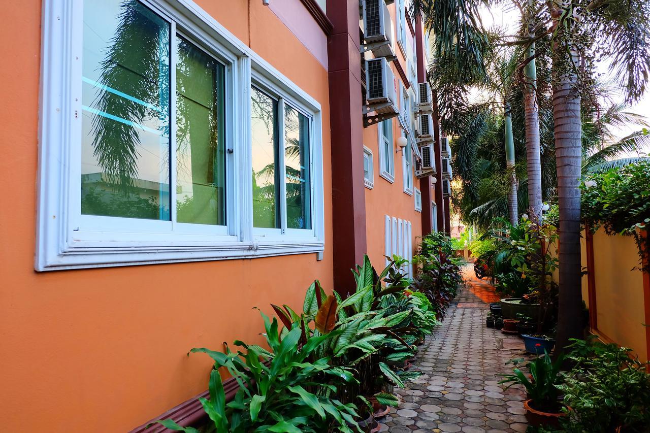 Siam House Interplace Lopburi Bagian luar foto