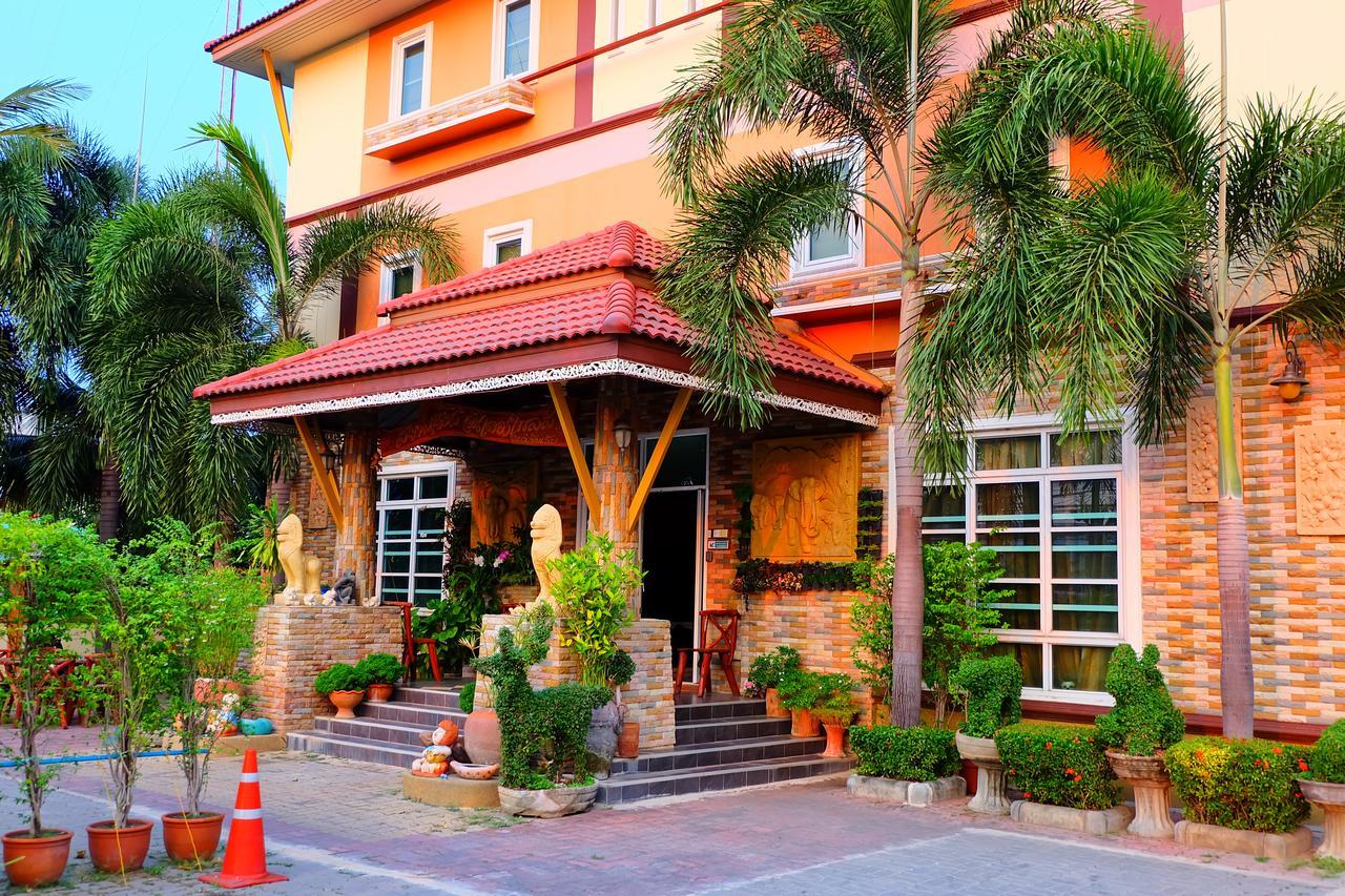 Siam House Interplace Lopburi Bagian luar foto