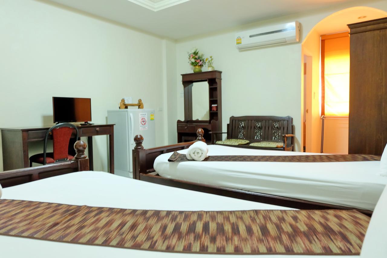 Siam House Interplace Lopburi Bagian luar foto