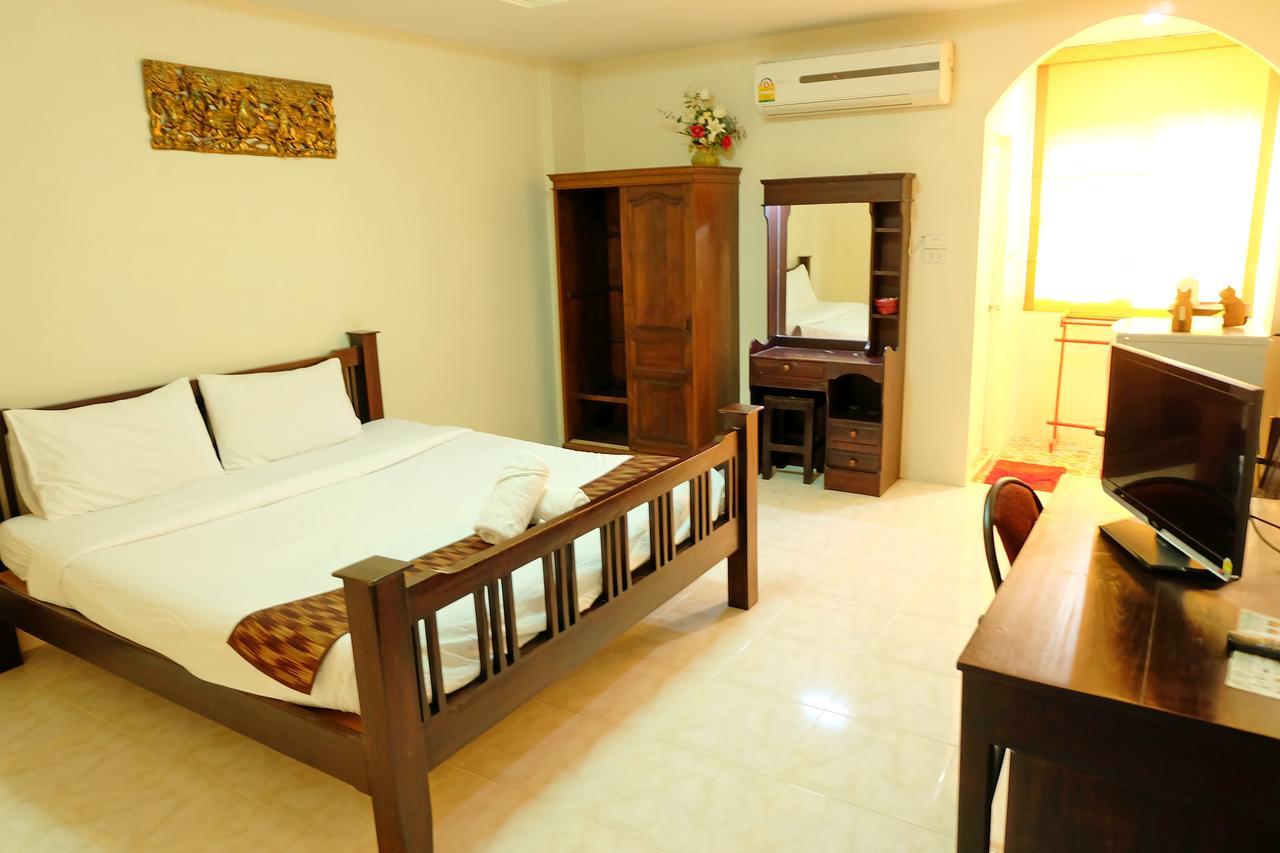 Siam House Interplace Lopburi Bagian luar foto