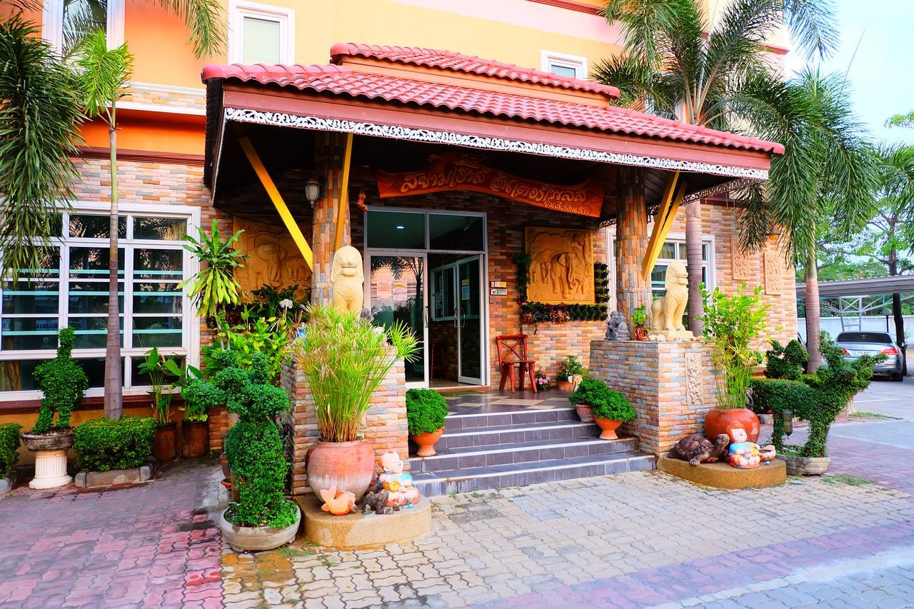 Siam House Interplace Lopburi Bagian luar foto